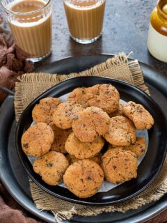 Methi Mathri with tea cups