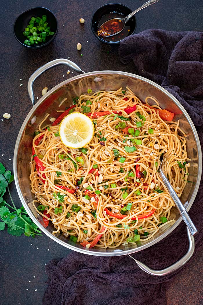 Peanut noodles in the wok